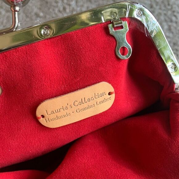 Handmade Vintage Style Genuine Leather Embossed Daisy Kisslock Phone Case/Pouch - Picture 11 of 12